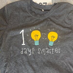 Gray “100 days smarter” shirt size 2XL